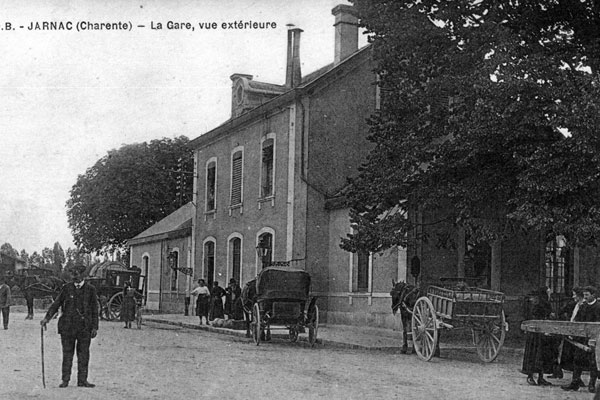 Gare de Jarnac vue extérieure ville natale